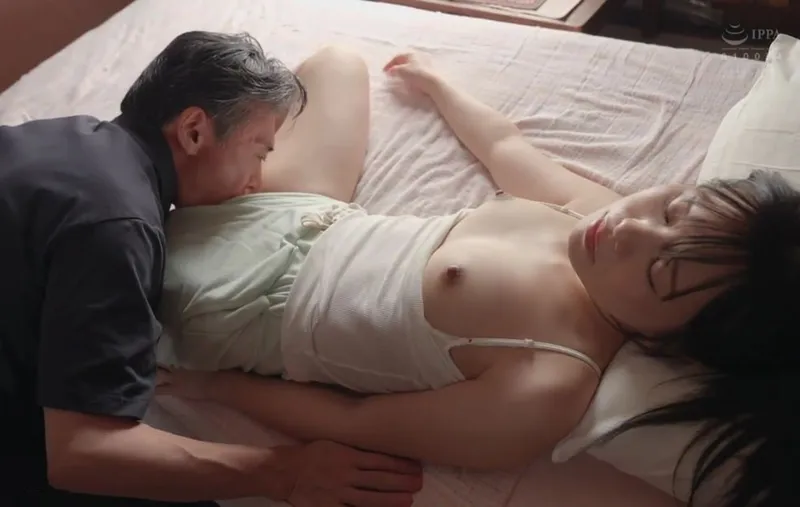 Bố già tích cực vét máng đứa em gái nhỏ lâu ngày về quê giờ đã trưởng thành