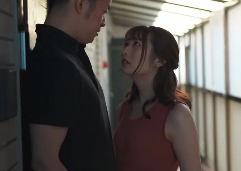 Người vợ mang thai, tôi bị hấp dẫn bởi cô vợ nhà sát bên thường ở nhà một mình